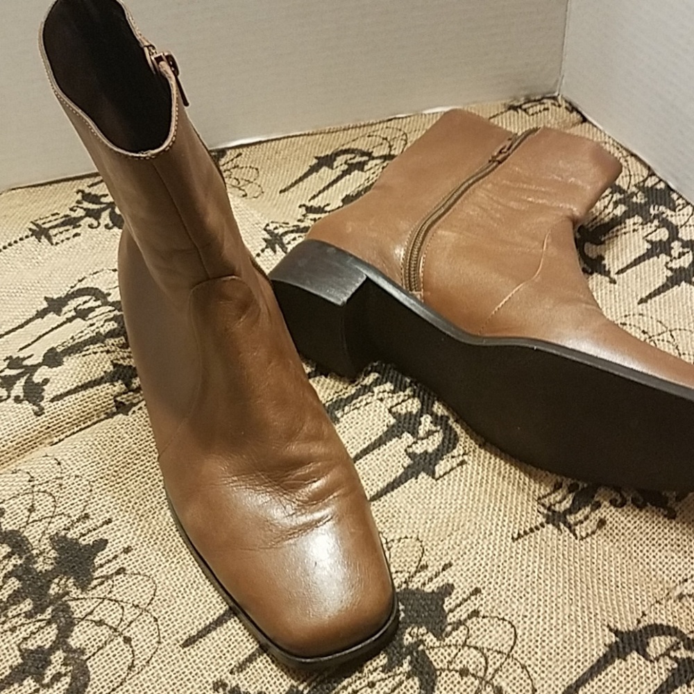 Etienne Aigner Ankle boots sz 81/2